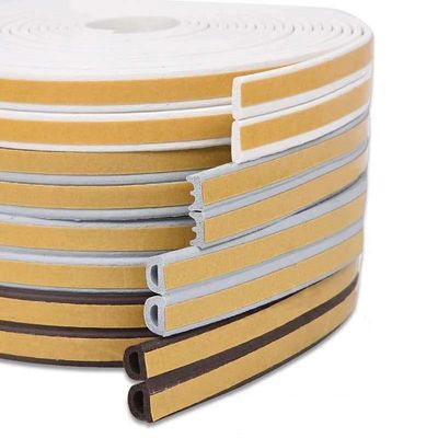 L'appartement est équipé d'un ruban d'étanchéité en caoutchouc silicone EPDM pour les accessoires de fenêtre et de porte en noir/gris/brun/blanc