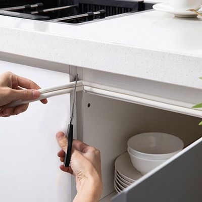 L'appartement est équipé d'un ruban d'étanchéité en caoutchouc silicone EPDM pour les accessoires de fenêtre et de porte en noir/gris/brun/blanc