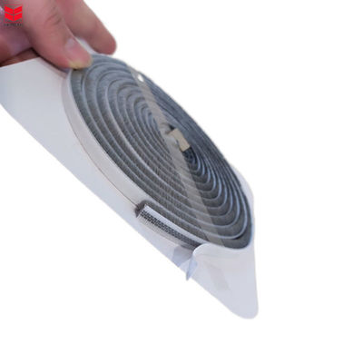 Moderne conception PP Matériau de fermeture de bande de porte balayeur pour la fonction insectifuge