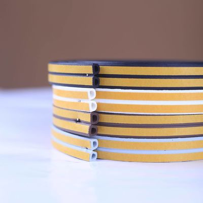Tailles et formes personnalisées Température Décapage bande de ruban pour portes et fenêtres Couleurs NOIR/GRAS/BRUN/BLANC/AUTRE