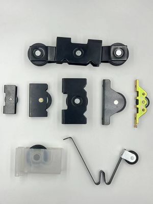 Polie de fenêtre en fer d'appartement avec porte coulissante et accessoires à rouleaux