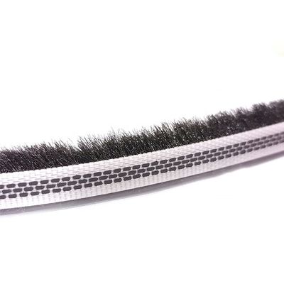 Style de conception moderne CLJ pincé à l'épreuve du vent à l'épreuve de la poussière brosse à mohair avec plastique Weatherstripping et hauteur de pile 3-25mm