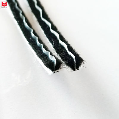 3-50mm Largeur de la nageoire de laine de la pile de fenêtre Tissée de la bande de scellé de la brosse de la pile de la bande météo avec 3-25mm hauteur de la pile et le design moderne