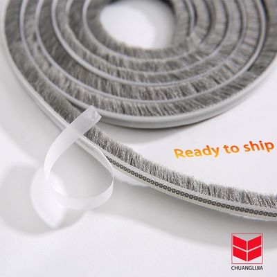 Noir/gris/brun/blanc/autres couleurs Pinceau de porte et de fenêtre Stripe de scellé en laine en haut de la pile Stripe météo pour appartement