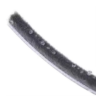 Modern Design Appartement Pinceau de porte Température en silicone gris Pile de laine 7 * 6mm Taille Antipoussière Fenêtre Sceaux de bande polyvalent