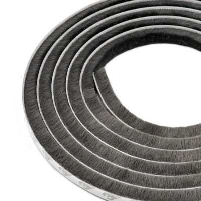 Fenêtre coulissante Garage Door Weather Strip avec 3M Adhesive Style de conception moderne en noir/gris/brun/blanc/autres couleurs