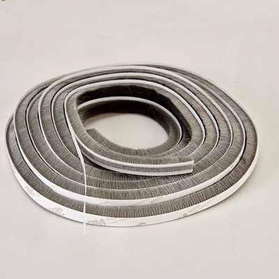Appartement moderne fenêtres et portes en aluminium accessoires avec bande météo de pile de laine à nageoires