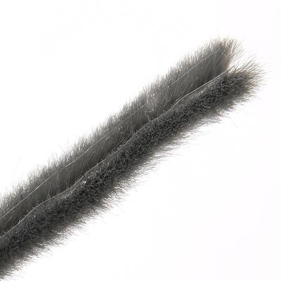 Couleurs de la maison NOIR/GRAS/BRAUN/BLANC/AUTRE Fabrication Pile en plastique résistant aux craquements Bandes météorologiques avec nageoire pour porte coulissante