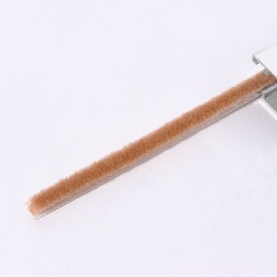 Matériau de fermeture de porte Tissu en pile de laine avec pinceau autoadhésif pour cadre de porte et de fenêtre Bandes météorologiques Certifié ISO9001 2008