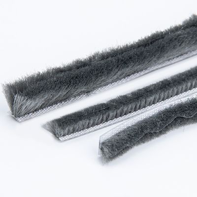 Pile de porte en PP, bande météo, pinceau de fenêtre, joint étanche à l'eau, bande d'étanchéité pour fenêtre et porte 100% PP, hauteur de pile 3-25 mm / largeur 3-50 mm